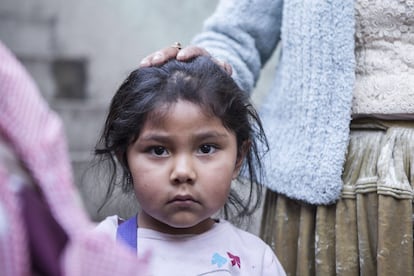 Durante seis horas al día, las madres dejar ir a sus hijos fuera de la cárcel para asistir a la escuela y a actividades de apoyo escolar.