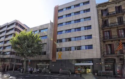 Seu de Convergència al carrer de Còrsega.