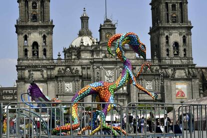 Un alebrije (figura alegórica) en el Zócalo.