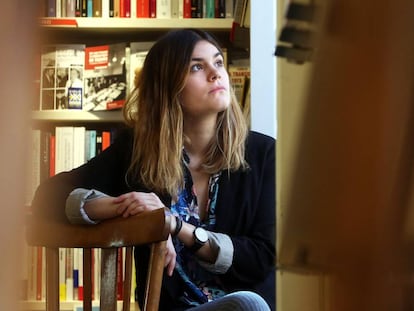 La poeta Elvira Sastre, en una librería de Madrid, el pasado 26 de enero.