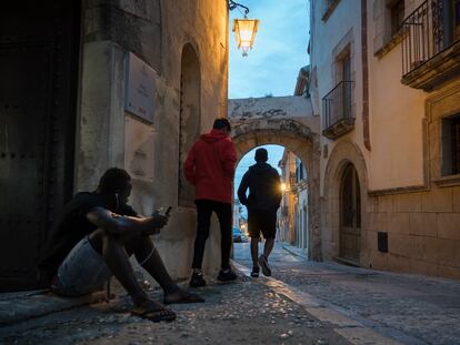 Menores migrantes en un albergue de Altafulla (Tarragona).