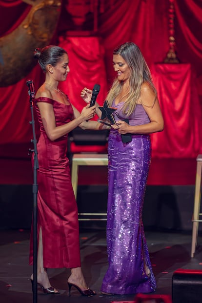 Begoña Arana Álvarez recibió de manos de la actriz Hiba Abouk  el premio Esperanza por su entrega a través de Nuevo Hogar Betania, organización que brinda refugio, dignidad y nuevas oportunidades a miles de personas en situación de vulnerabilidad. 