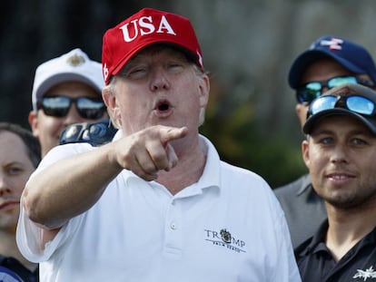Trump, este viernes en su club de golf en West Palm Beach