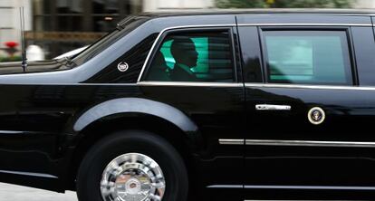 El presidente Barack Obama, dentro de un coche oficial.