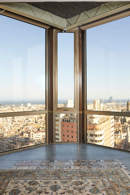 Mirador de Unlimited, situado en la plaza Urquinaona, es un lugar donde sumergirse en la ciudad desde lo más alto.