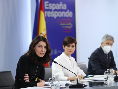 Pilar Llop, Isabel Rodríguez y Fernando Grande-Marlaska, durante la rueda de prensa posterior al Consejo de Ministros, este martes.