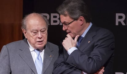 Jordi Pujol y Artur Mas en el encuentro que se celebr&oacute; en la sede de la editorial RBA.