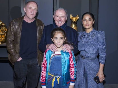 François Pinault, con su hijo François-Henri, Salma Hayek y la hija de la pareja.