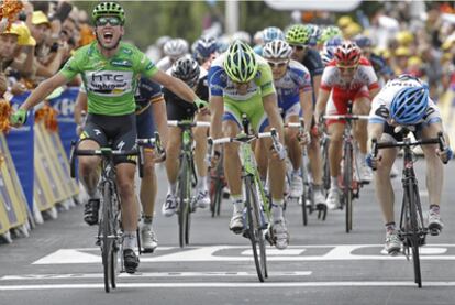 Mark Cavendish logra, en Montpellier, su cuarta victoria de etapa en el Tour.