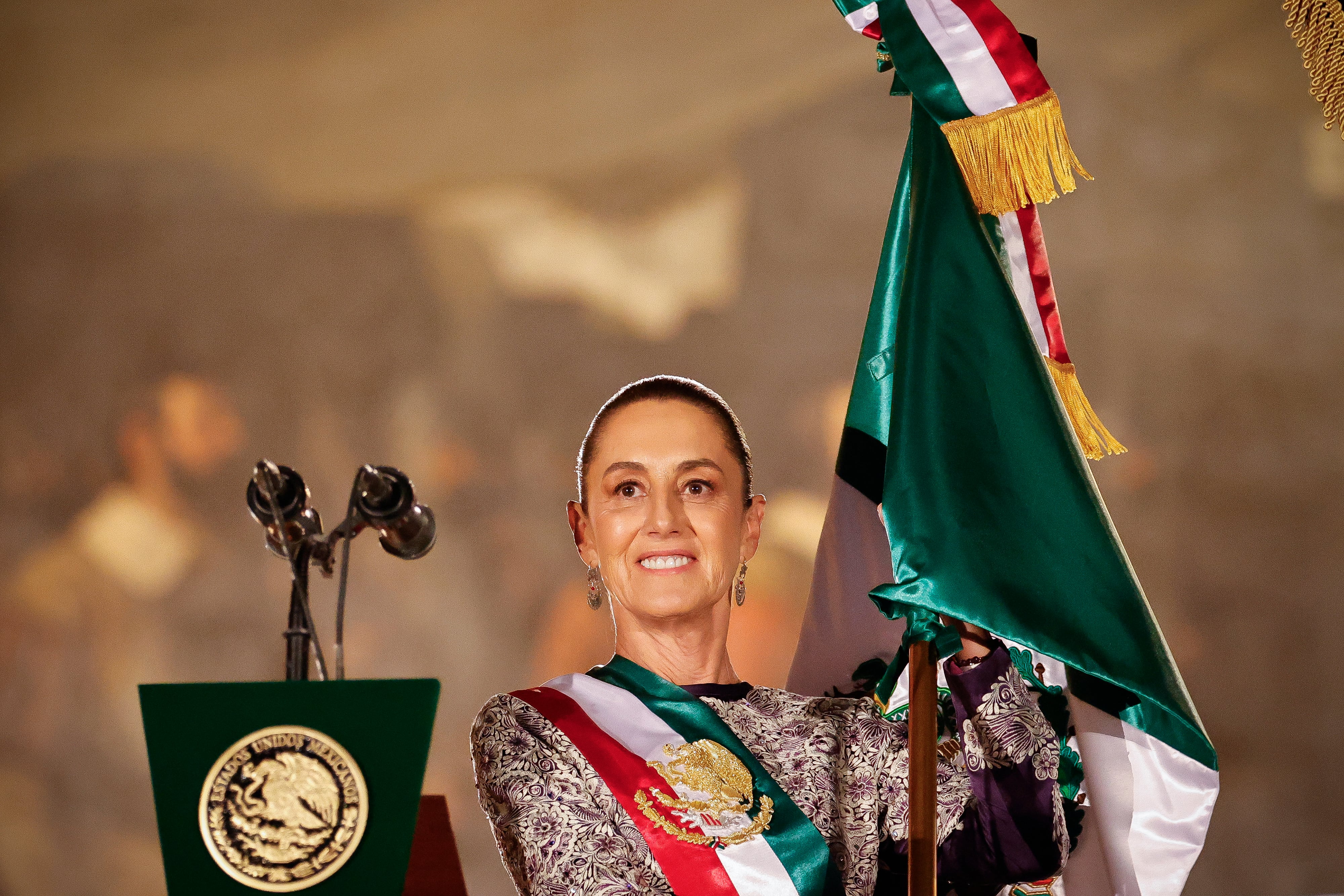 Claudia Sheinbaum durante su primer ceremonia del día del grito de independencia.