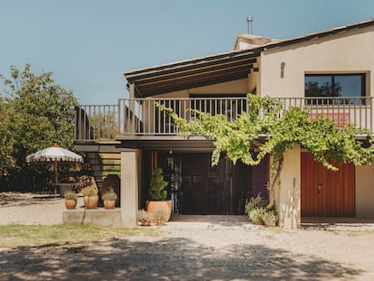 La masía incluye también la reforma, realizada años antes, de la primera planta, donde se habilitó un apartamento.