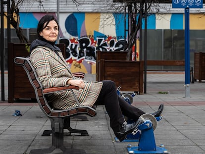 La arquitecta Paz Martín a las puertas del centro dotacional de Arganzuela en Madrid, el 31 de enero.