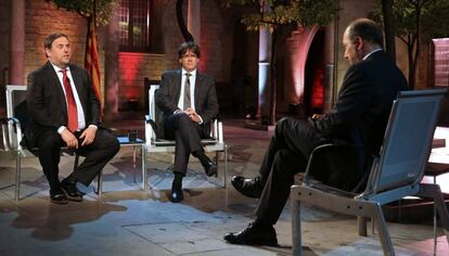 Un moment de l'entrevista.