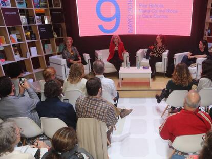 Pilar Rahola, Maria Carme Roca y Care Santos, en la Feria del Libro de Buenos Aires. 