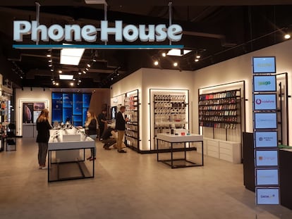 Una tienda de The Phone House, en una foto de archivo.