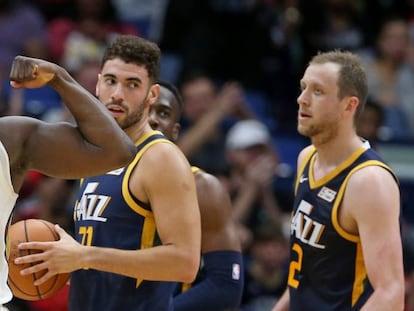 Zion Williamson festeja una canasta ante Utah Jazz.