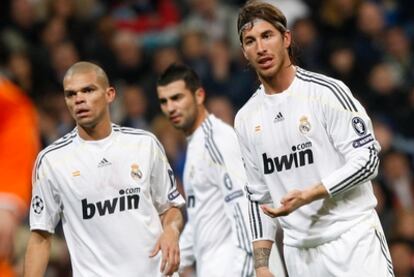 Pepe y Sergio Ramos en un partido de Liga de Campeones.