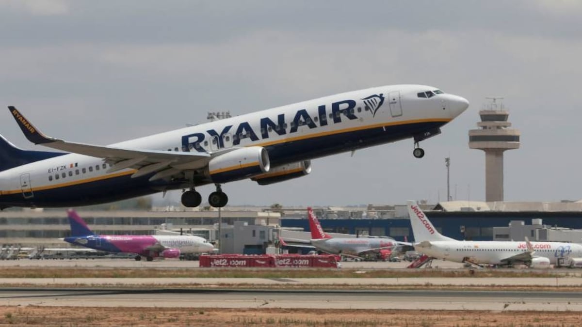 Ryanair golpea a Canarias en su recorte de un millón de plazas en aeropuertos regionales