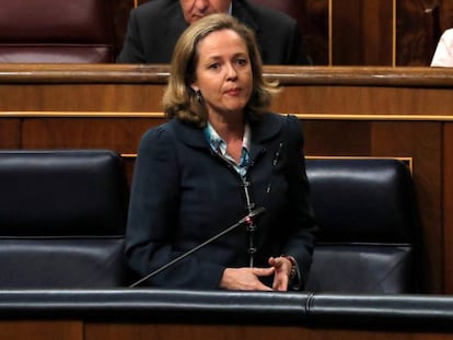 La ministra de Economía y Empresa, Nadia Calviño, durante su intervención en el pleno del Congreso.