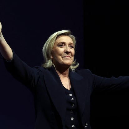 Marine Le Pen, este domingo tras conocerse los sondeos, en Henin-Beaumont, en el norte de Francia.
YVES HERMAN (REUTERS)