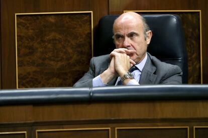 Luis de Guindos en el Congreso.