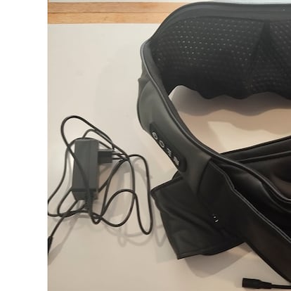 Masajeador sobre una mesa
