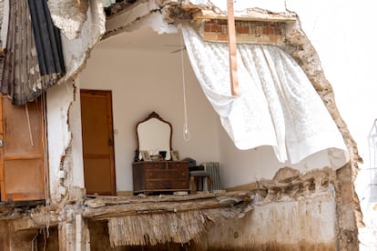 Casa destrozada por el paso de la riada.