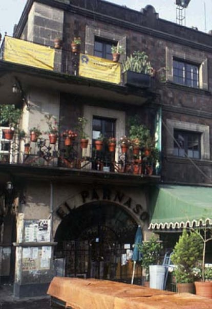 Terraza de un café en el barrio mexicano de Coyoacán.