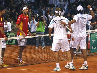 La pareja argentina celebra su victoria en el dobles ante Feliciano y Verdasco.