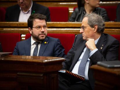 Pere Aragonès y Quim Torra en el Parlament.
