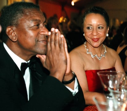 Robert L. y Sheila Johnson se convirtieron en marido y mujer en 1969, y fue en 1980 cuando fundaron la cadena Black Entertainment Television. Se convirtieron en la primera pareja afroamericana en ser multimillonarios, y su divorció se cifra en 327 millones de euros. En 2005, ella se casó con el juez que había tramitado su divorcio.