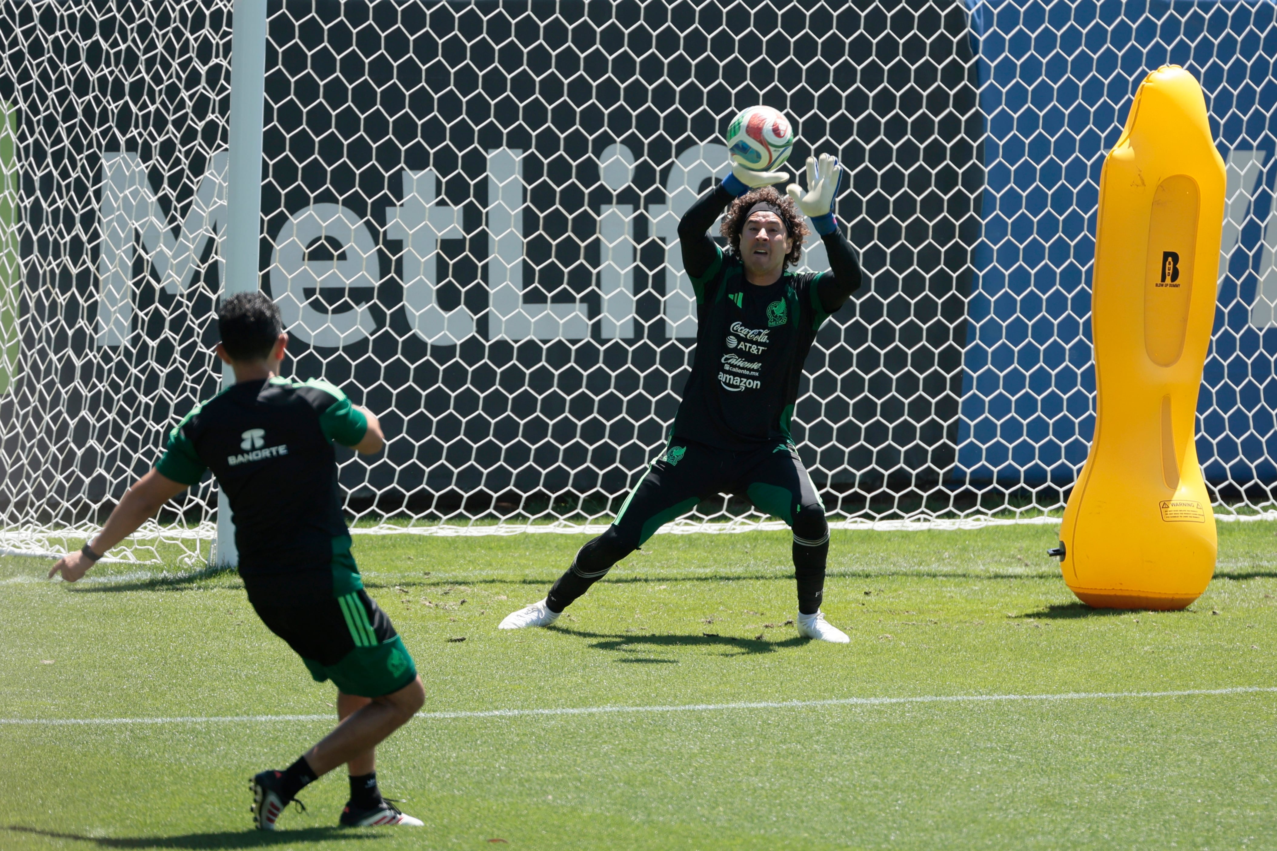 Guillermo Ochoa, sobre ser titular en el Mundial: “Me lo tengo que ganar”