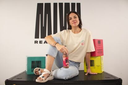 Miwi ha nombrado a Julia Martínez nueva directora de marketing y ventas. Ha desarrollado gran parte de su carrera en importantes marcas del sector de bebida y comida, como Coca-Cola, Danone o Schweppes, donde fue gerente de marketing a nivel nacional y luego  ocupó la misma posición para Europa. Es graduada en Administración y Dirección de Empresas y tiene un máster en Marketing e Investigación de Mercados por la Universidad Rey Juan Carlos de Madrid.