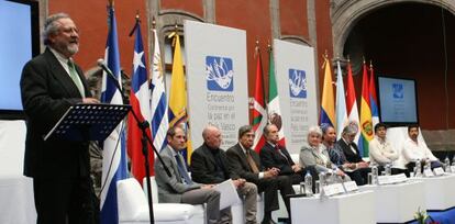 Encuentro de políticos latinoamericano en México en el que se apoyo la Declaración de Aiete.