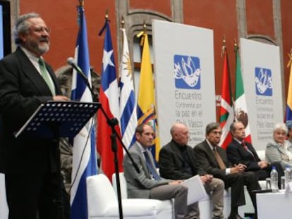 Encuentro de políticos latinoamericano en México en el que se apoyo la Declaración de Aiete.