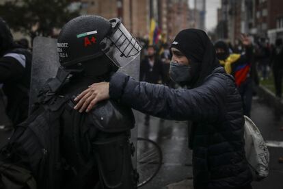 La reforma fiscal fue lo que provocó las protestas, pero ha sido la situación general del país, golpeada en estos momentos por la crisis económica y una tercera ola de contagios, todavía más agresiva que las anteriores, lo que ha generado este gran descontento.