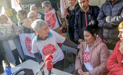 Protesta de la plataforma Stop Desahucios Euskadi, la semana pasada. 