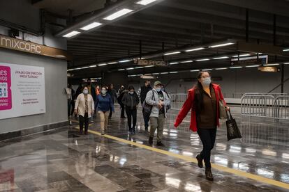 Usuarios nuevamente comienzan a usar el metro.