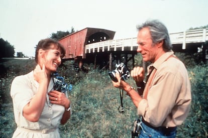 Meryl Streep y Clint Eastwood en una escena de la película 'Los puentes de Madison'.