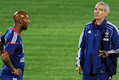 Anelka y Domenech, durante un entrenamiento