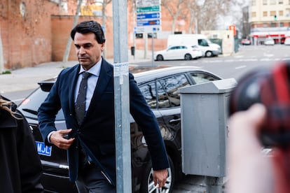 Alberto Gonzlez Amador, pareja de la presidenta de la Comunidad de Madrid, Isabel Daz Ayuso, llega a los juzgados de Plaza de Castilla, el 24 de febrero.