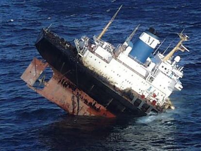 Hundimiento del barco en 2002 