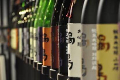 Botellas de sake.