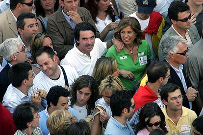 José María Aznar y su esposa, Ana Botella, en la manifestación de la AVT.