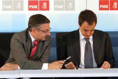 José Blanco y José Luis Rodríguez Zapatero, durante la reunión de la Ejecutiva Federal del PSOE.