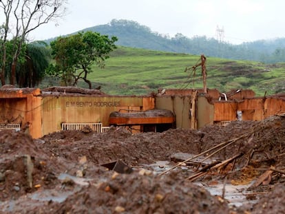 Distrito de Bento Rodrigues foi devastado após rompimento da barragem de Fundão.