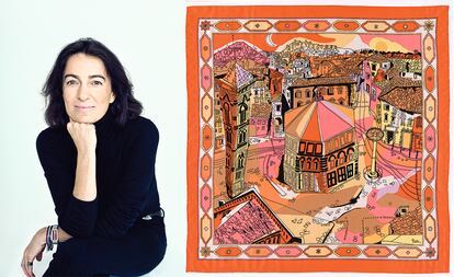 Retrato de Laudomia Pucci, hija del diseñador y actual vicepresidenta y directora de imagen de la casa y el estampado de uno de los pañuelos de la casa, un diseño de 1950 que representa el Baptisterio de San Juan.