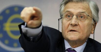 Jean-Claude Trichet durante la rueda de prensa posterior a la reunión del Consejo de Gobierno del BCE, ayer en Fráncfort.
