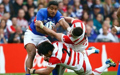 Rey Lee-Lo, de Samoa, en el partido contra Japón.