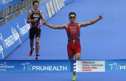 Noya gana el esprint ante Jonathan Brownlee.